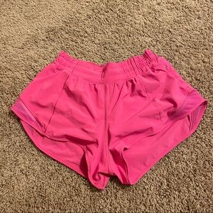Used lululemon hotty hot 2.5 inch sonic pink shorts size 6